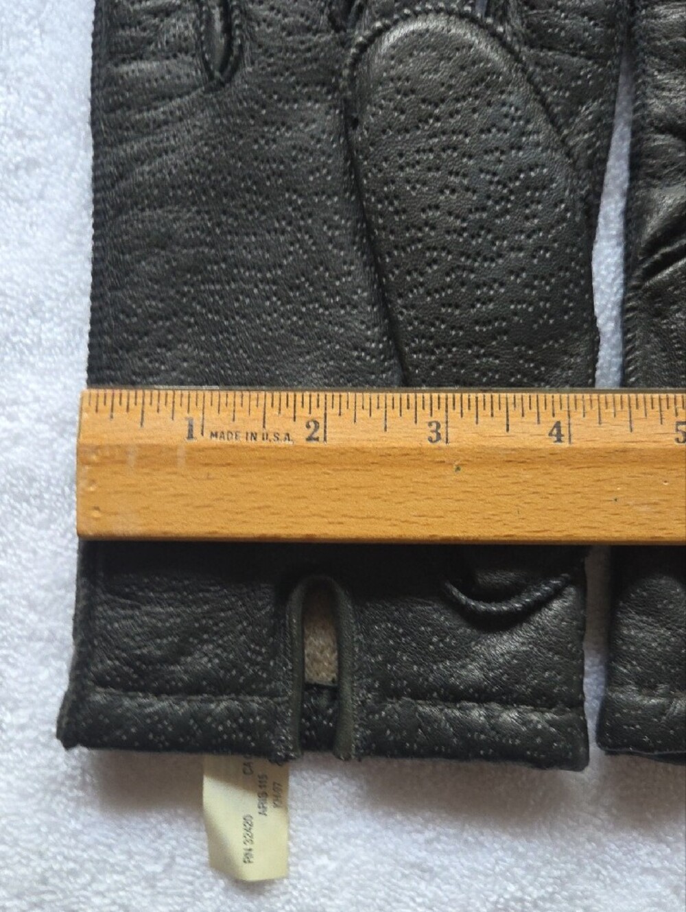 isotoner ...women or  Mens  Black Leather Gloves...unworn ..no Tags. - Picture 11 of 15